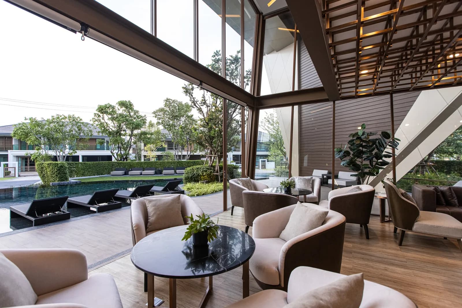 เศรษฐสิริ พหลโยธิน–วัชรพล — 9