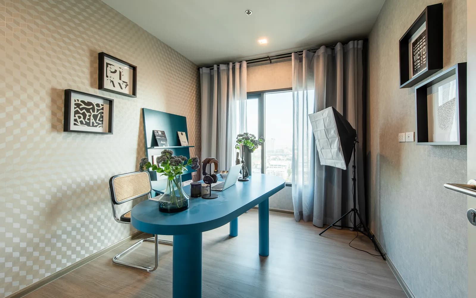 THE BASE เพชรบุรี–ทองหล่อ — 25