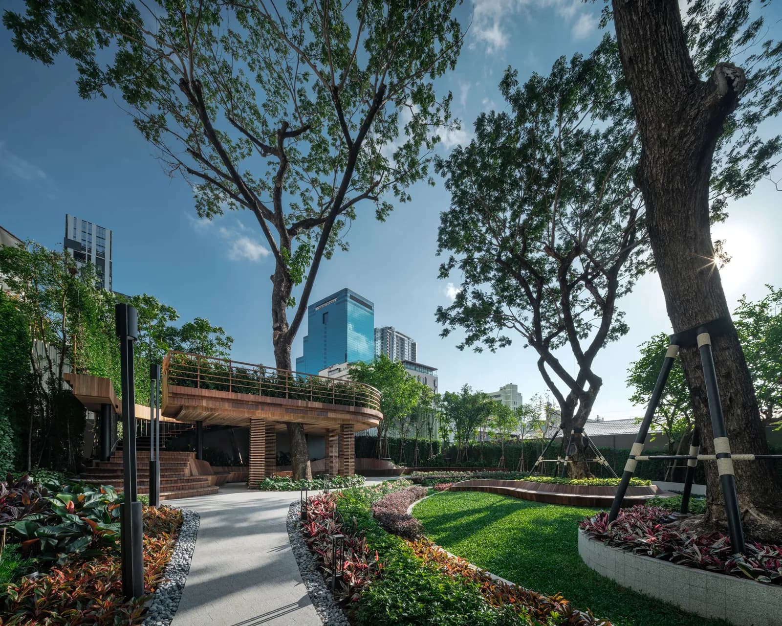 THE Monument ทองหล่อ — 31
