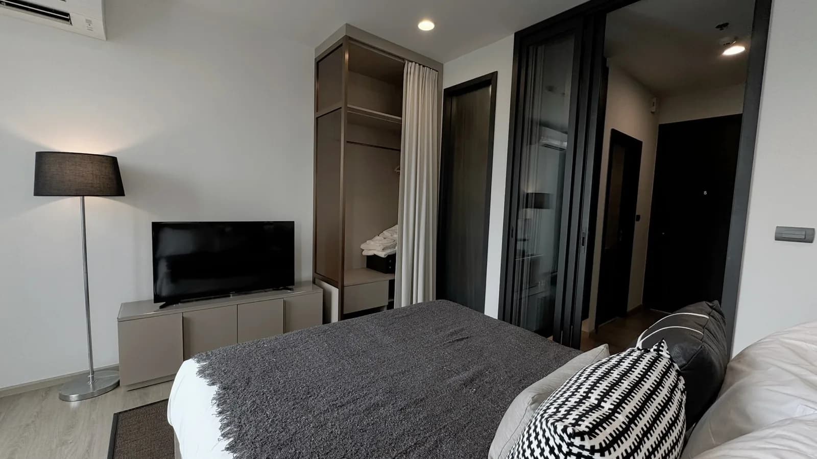Edge Central Pattaya — 1 ห้องนอน — 12
