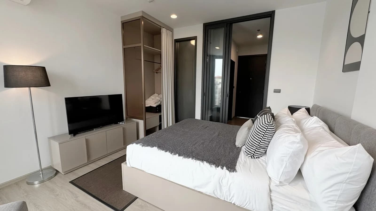 Edge Central Pattaya — 1 ห้องนอน — 16